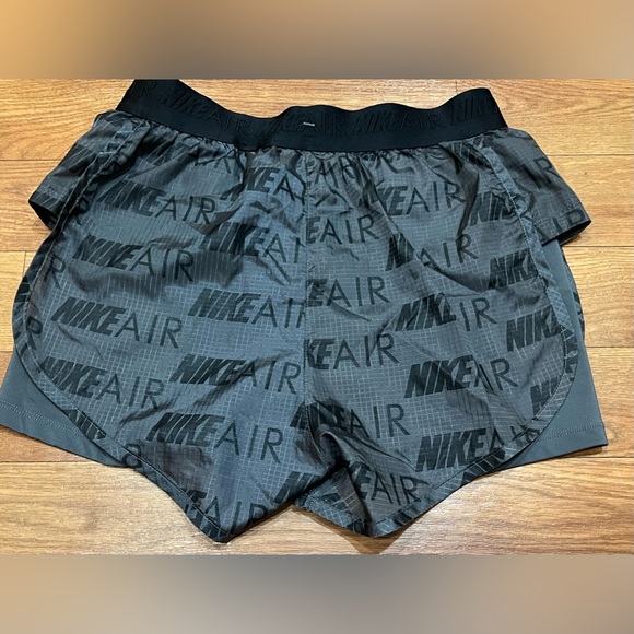 Nike Air Dri-Fit 2 in 1 Running Shorts Dark Gray Women’s Size Small NWOT Lined - Picture 6 of 6